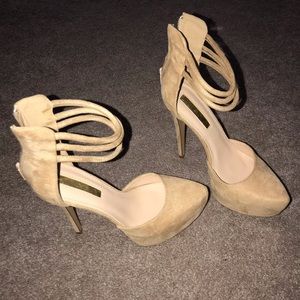 NEW Nude platform Heels